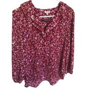 Lily White Floral Blouse. Size XL. Ruffled neck,gold metal accent,loose fit